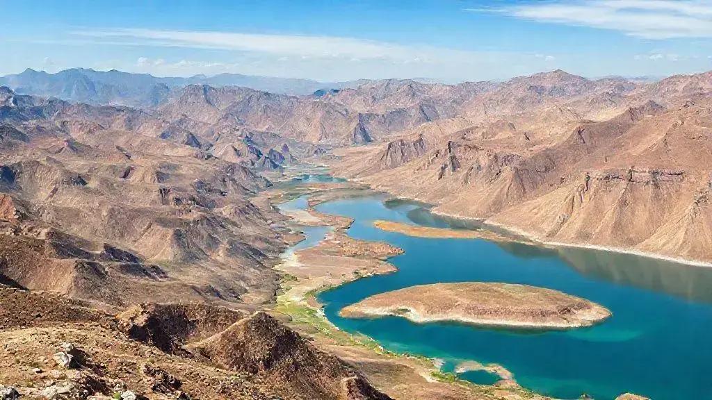 Xinjiang: O lado deslumbrante e as controvérsias do turismo na China