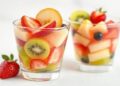 Gelatina diet com frutas frescas