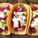 Tacos de peixe com repolho roxo